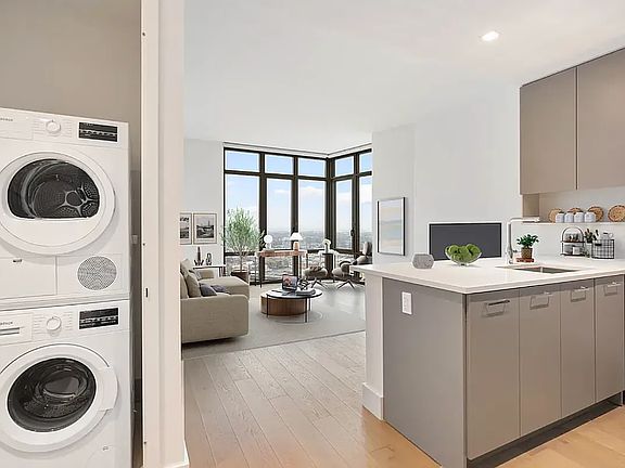 3rd image of 92-27 160th St #1707