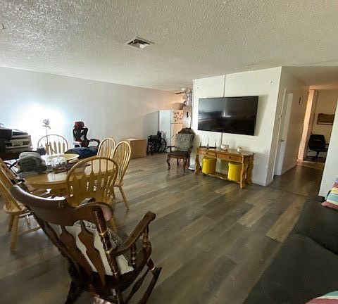 4th image of 647 Greenbriar Townhouse Way Unit 647