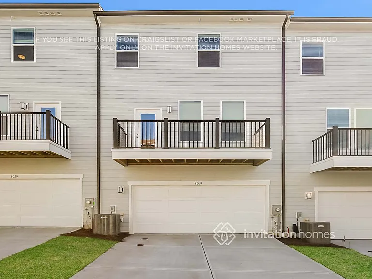 8033 Roest Ln — Photo 22