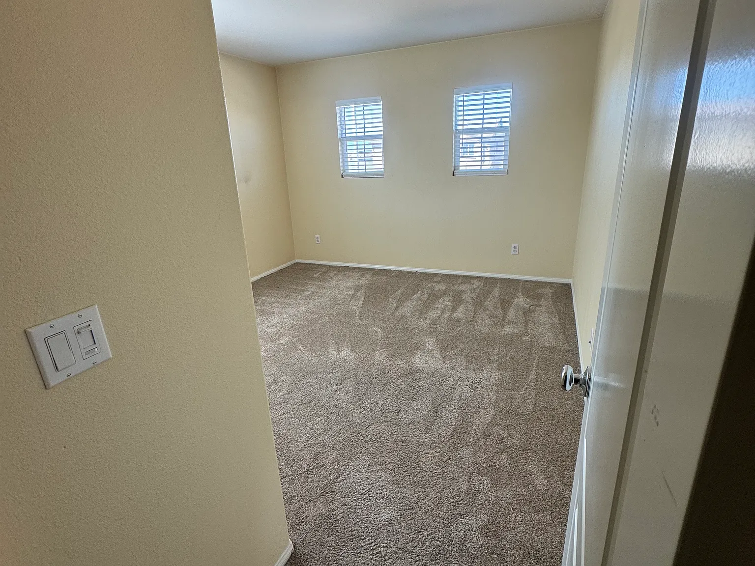 4 bed, 2694 sqft, $650 — Photo 4