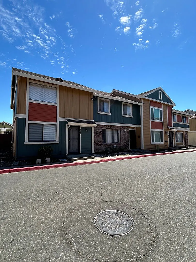 4071 Weymouth Ln photo 1