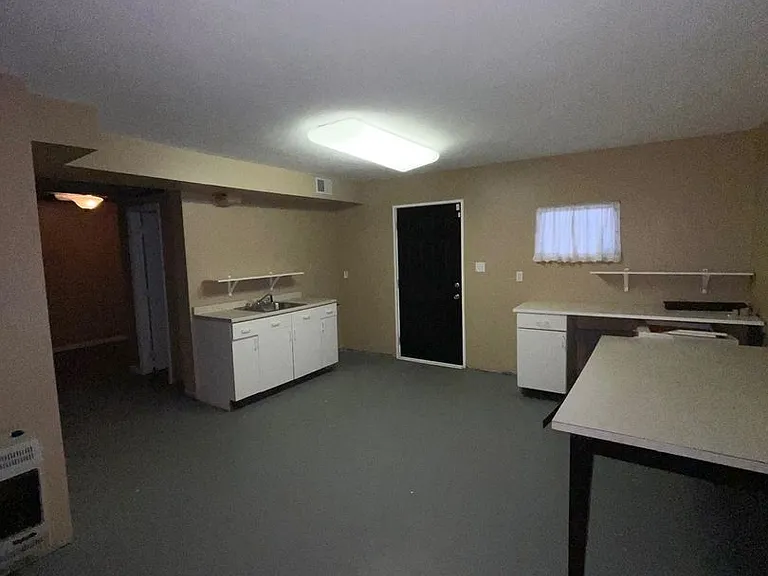 1239 Troy Hill Rd — Photo 17