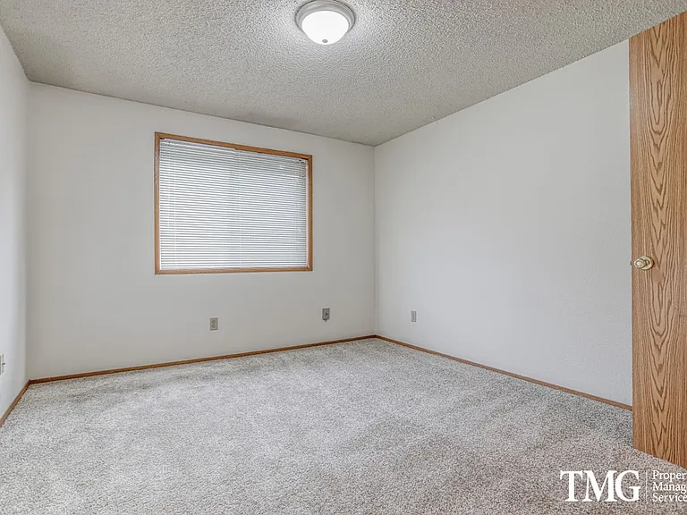 Royal Green Apartments — Photo 24