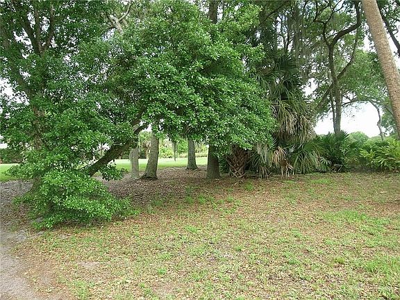 3rd image of 245 Oak Hammock Cir SW