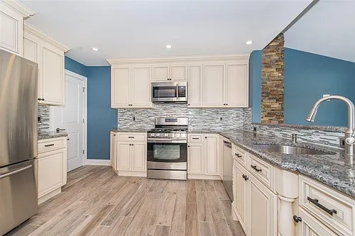 209 Ivy St Photo 1