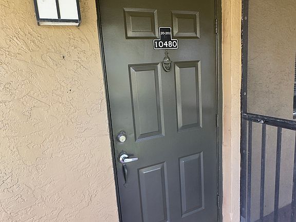 4th image of 10408 NW 8th St #201