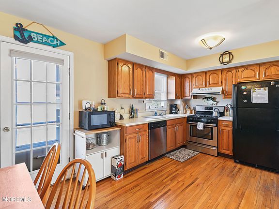 5th image of 1001 Central Ave APT 5