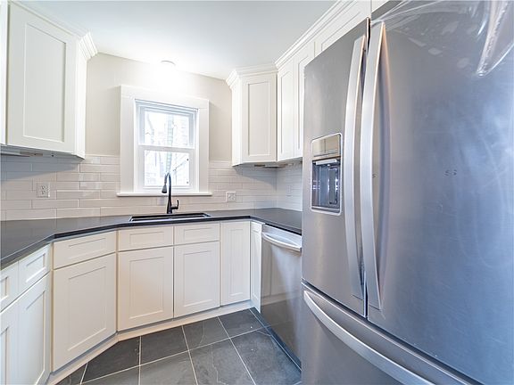 5th image of 38 Elgrove Rd
