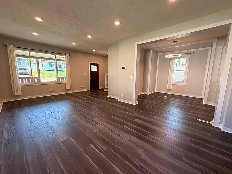 3627 Spring St — Photo 15