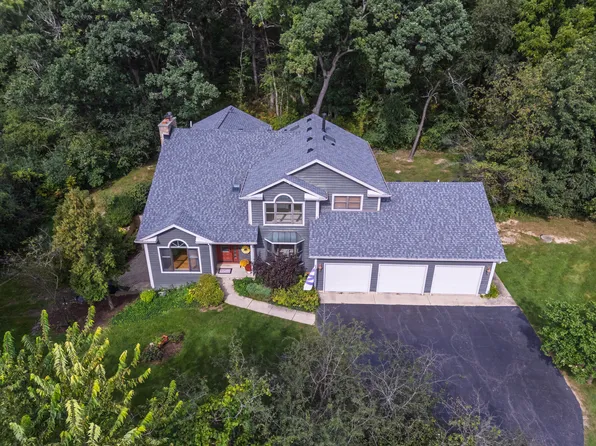 117 Stone Marsh Ln, North Barrington, IL 60010