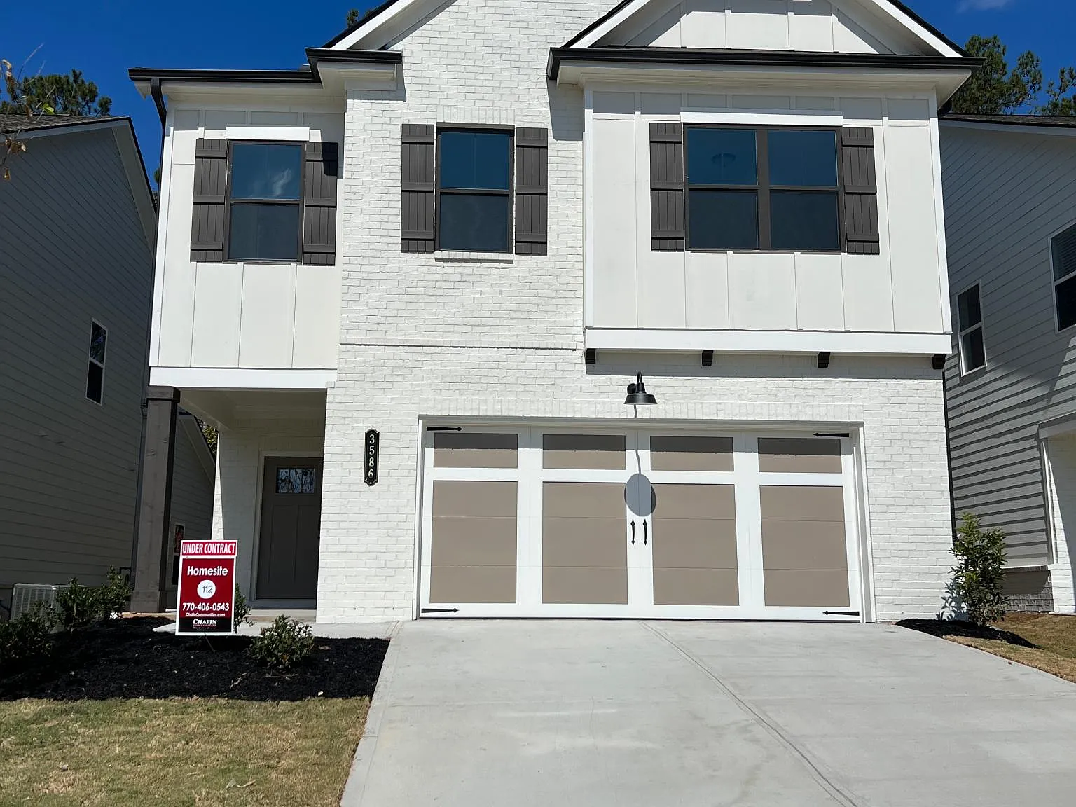 4 bed, 2.5 bath, 2375 sqft, $2,700 — Photo 1