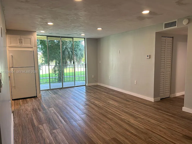 9320 Fontainebleau Blvd #214 — Photo 16