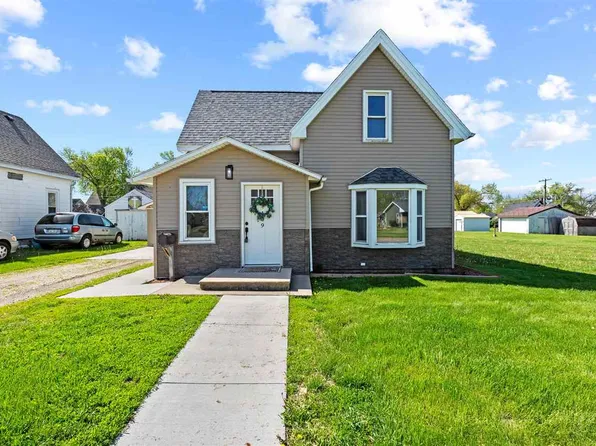 409 11th St, Belle Plaine, IA 52208