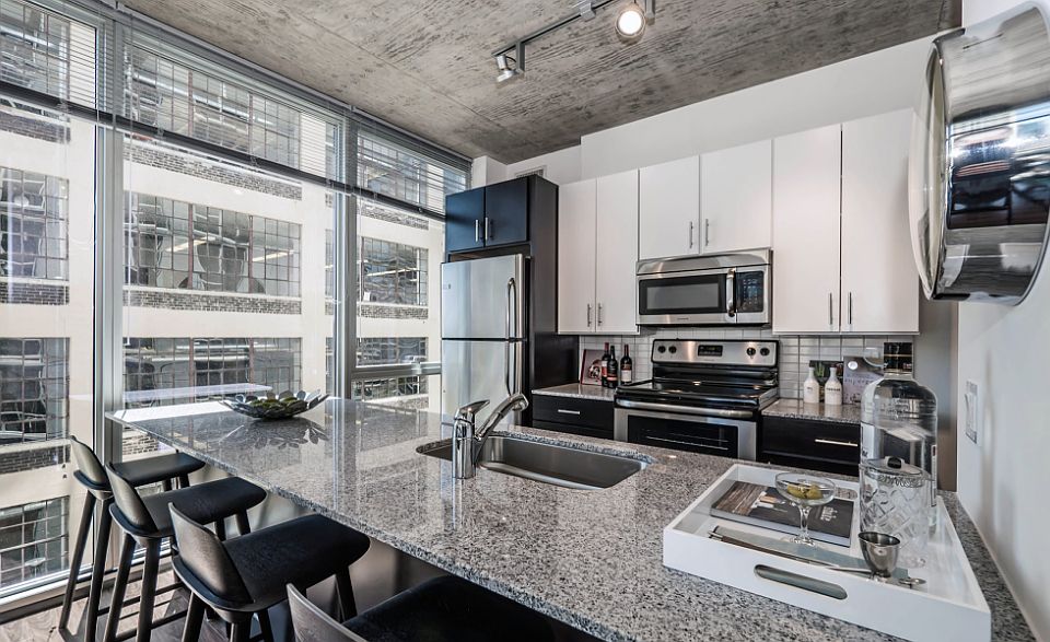 1st image of 600 W Jackson Blvd #1409