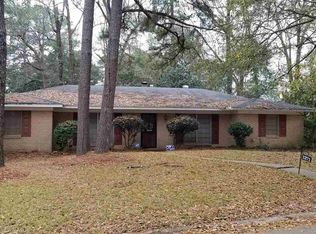 1271 Woodfield Dr, Jackson, MS 39211