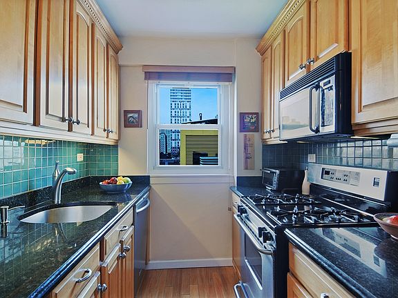 4th image of 520 E 76th St APT 10C
