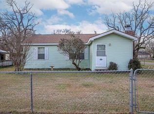 902 Memphis St, Orange, TX 77630
