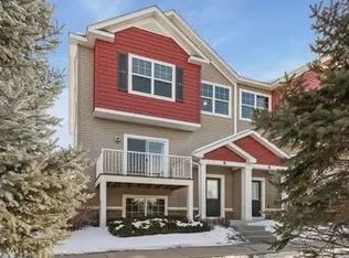 9695 Independence Cir UNIT 1, Chanhassen, MN 55317