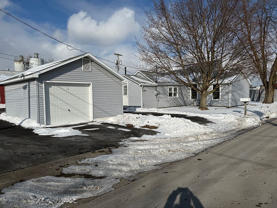 1st image of 530 Manville Ave