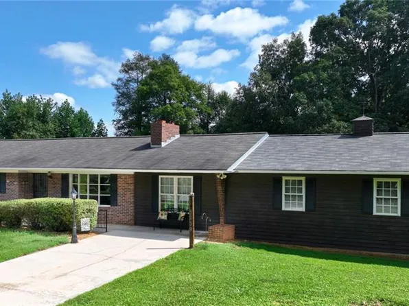 3239 Windy Ridge Rd, North Wilkesboro, NC 28659