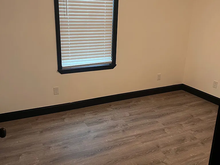 2 bed, 1.0 bath, 1000 sqft, $1,000 — Photo 9