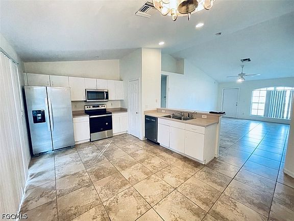 4th image of 5557 Benton St