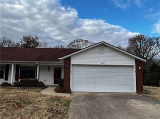8661 Stoner Ln, Rogers, AR 72756