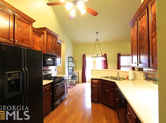 4th image of 300 Cabinwood Trl