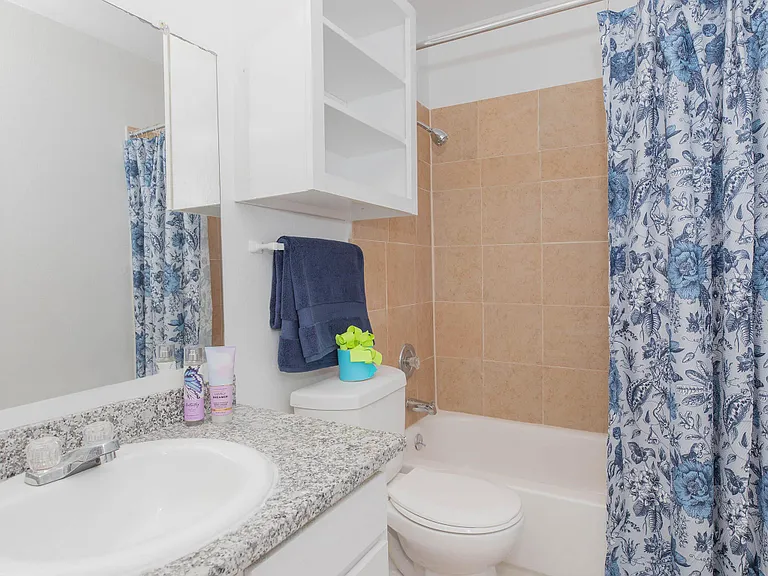 Unity Pointe Apartments — Photo 53