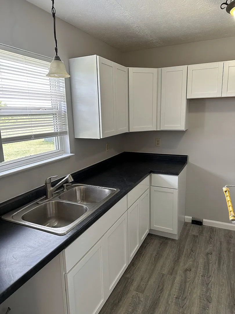 Anderson IN - 4 BR home — Photo 2
