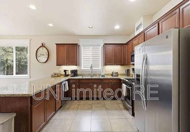 2907 W Presidio Dr — Photo 7