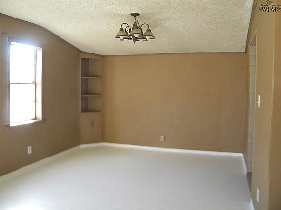 2nd image of 801 Avenue C