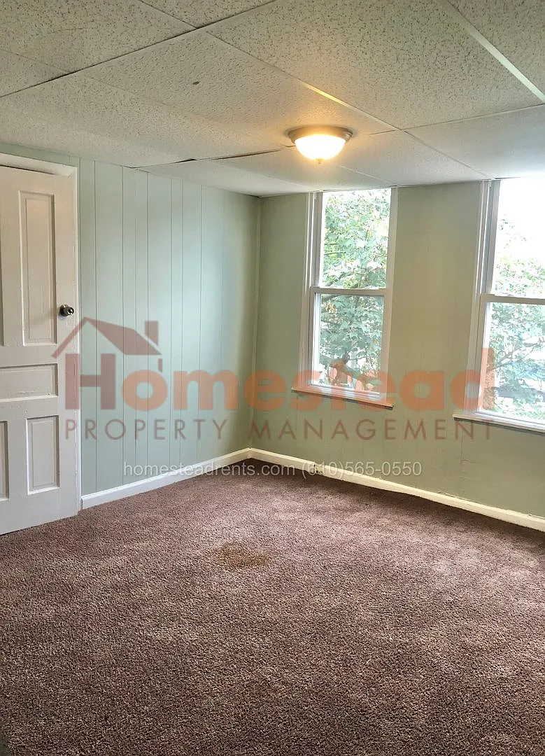 4 Bedroom Upper Darby Home — Photo 2