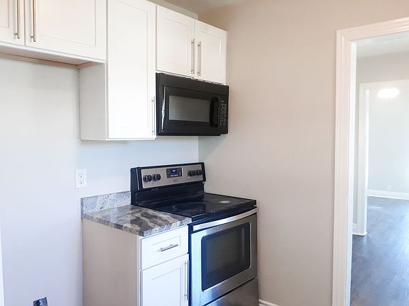 3rd image of 5511 E Pioneer Dr