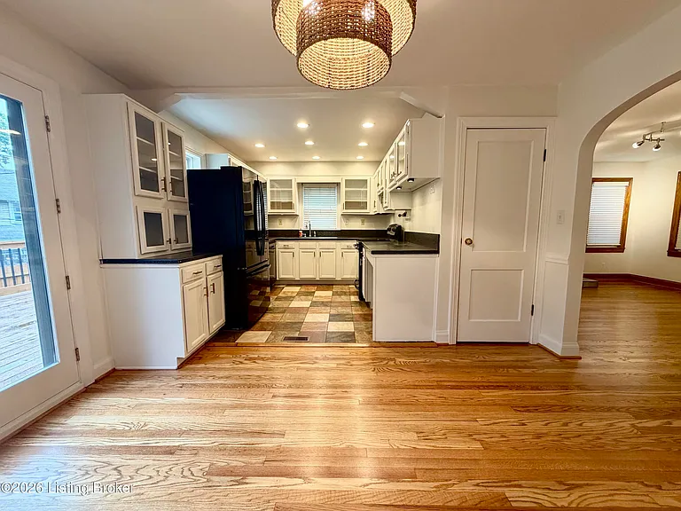2219 Woodbourne Ave — Photo 4