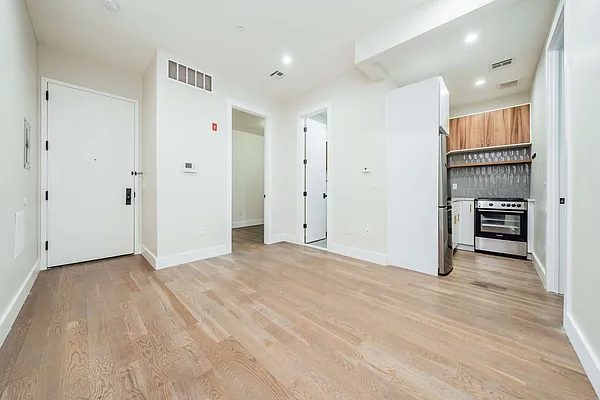 Rented by Nooklyn NYC LLC | media 19