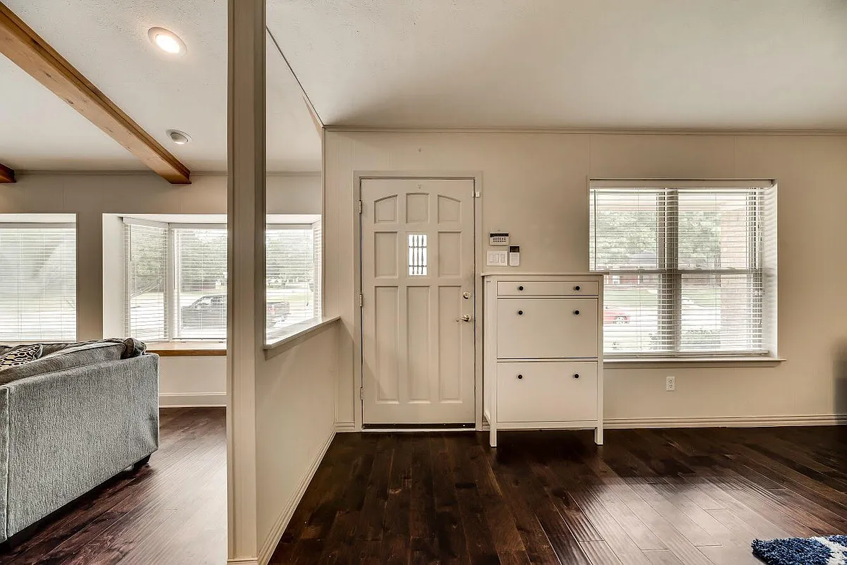 Building Photo - 1623 Wisteria Way