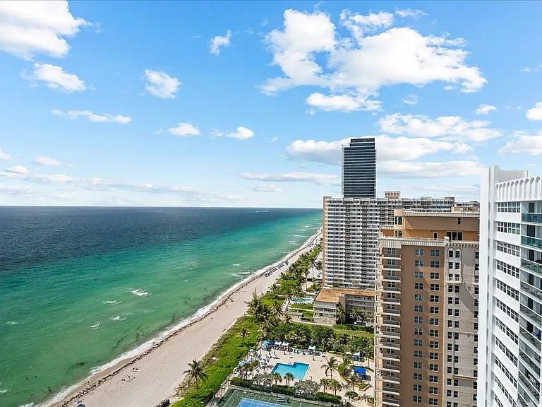 1890 S Ocean Dr #Penthouse 4 — Photo 29