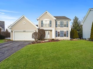 1667 Blackwell Ln, Aurora, IL 60504