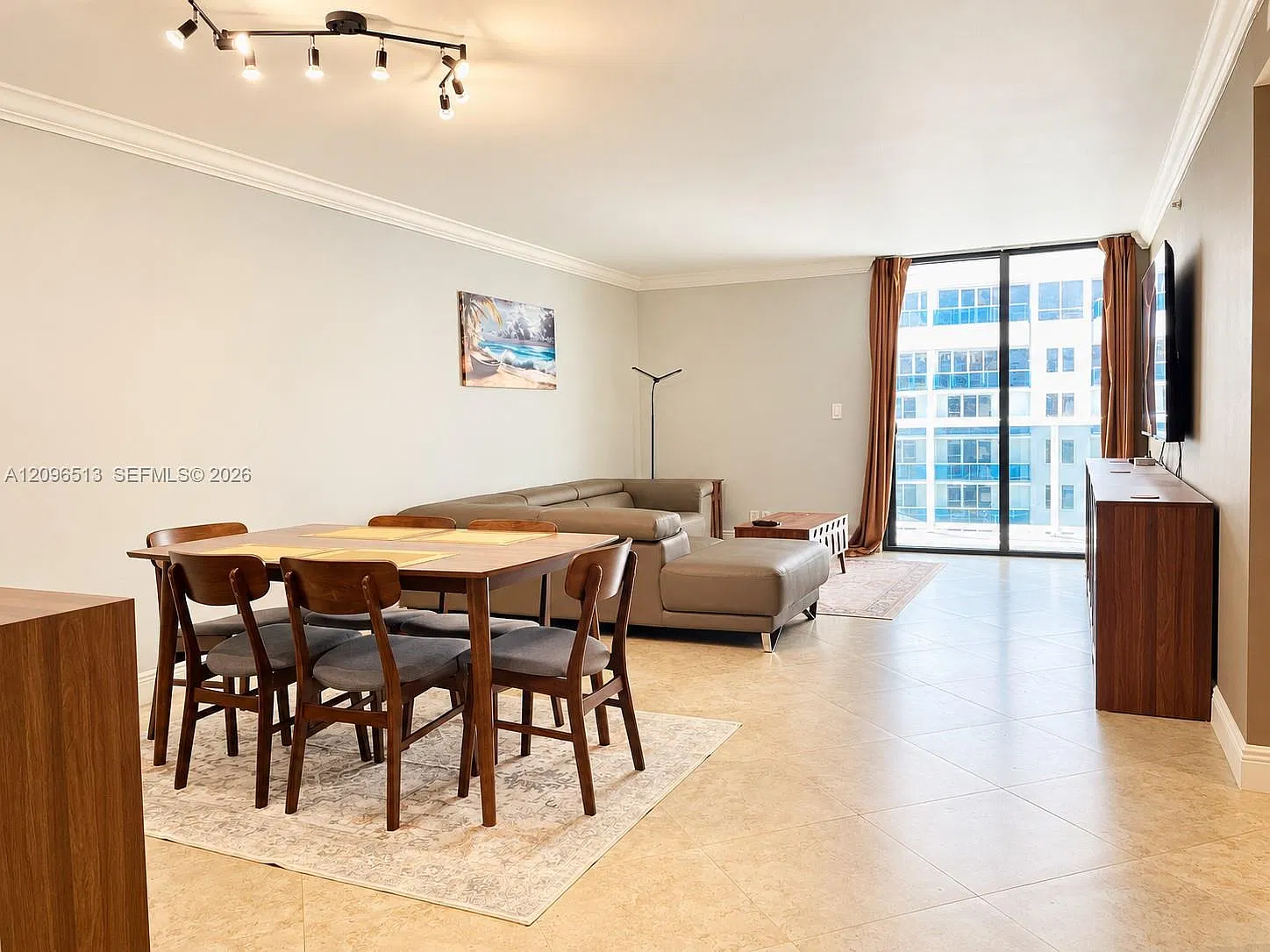 The Riviera Condo — Photo 4