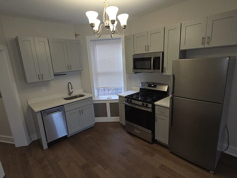 92 Tonnelle Ave #7 — Photo 1