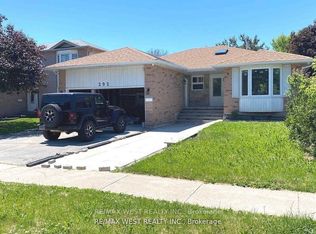 292 Saint Vincent St, Barrie, ON L4M 4A1