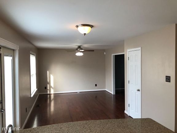 2nd image of 803 Admiral Gravely Blvd