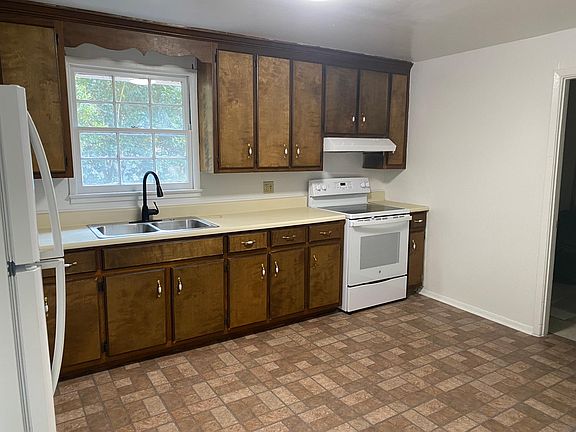 4th image of 403 Pocahontas St