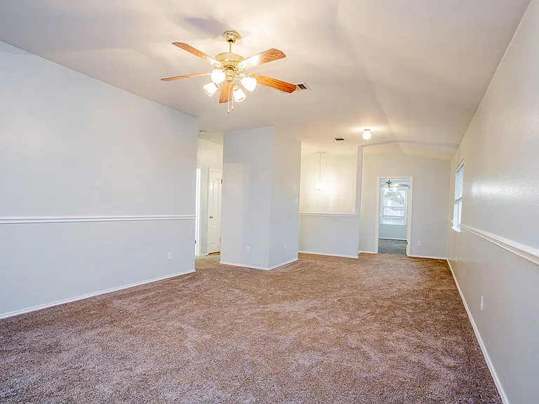 115 Brazos Ln — Photo 18