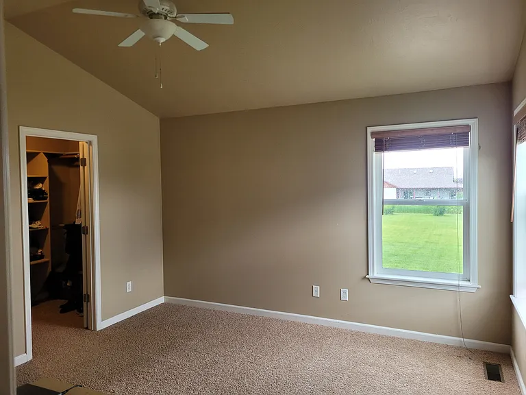 458 Godfrey Way — Photo 5