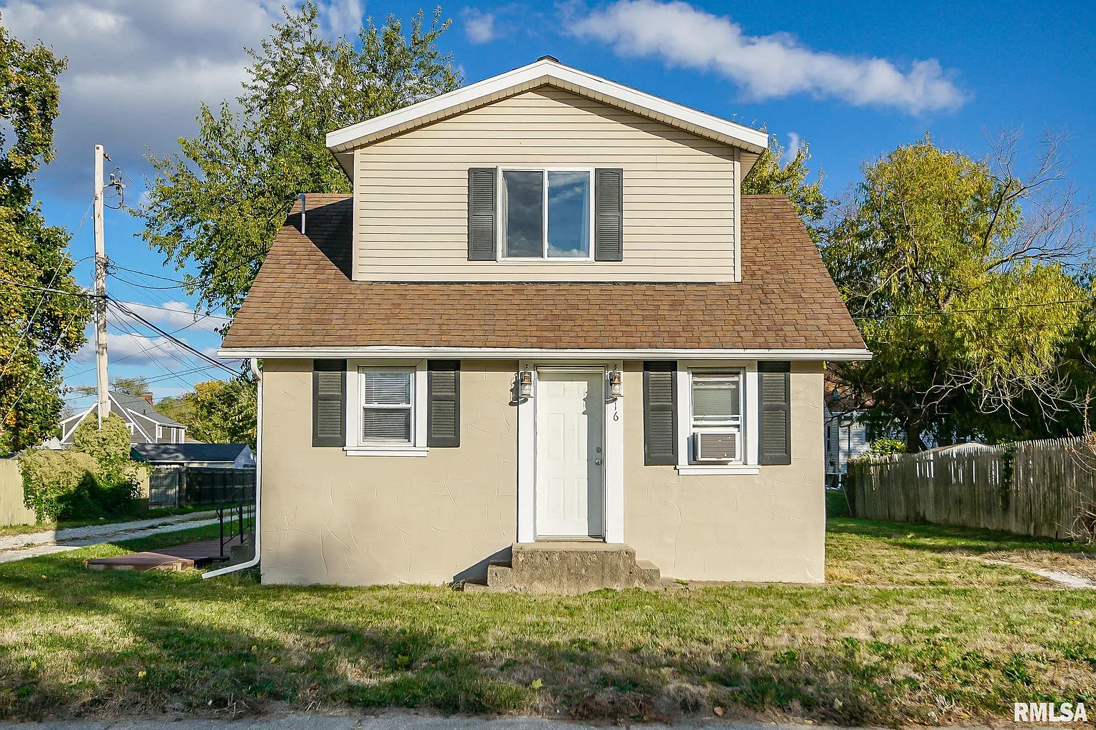 516 S Creve Coeur Ave photo 1
