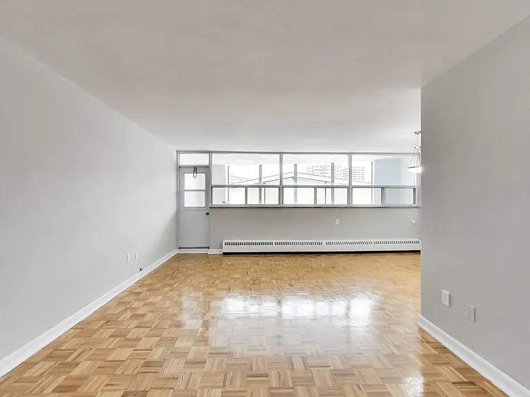 6000 Bathurst St — Photo 85