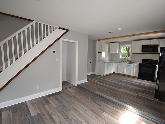 3rd image of 38 N Fairview St #1/2