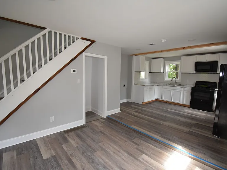 38 N Fairview St — Photo 3